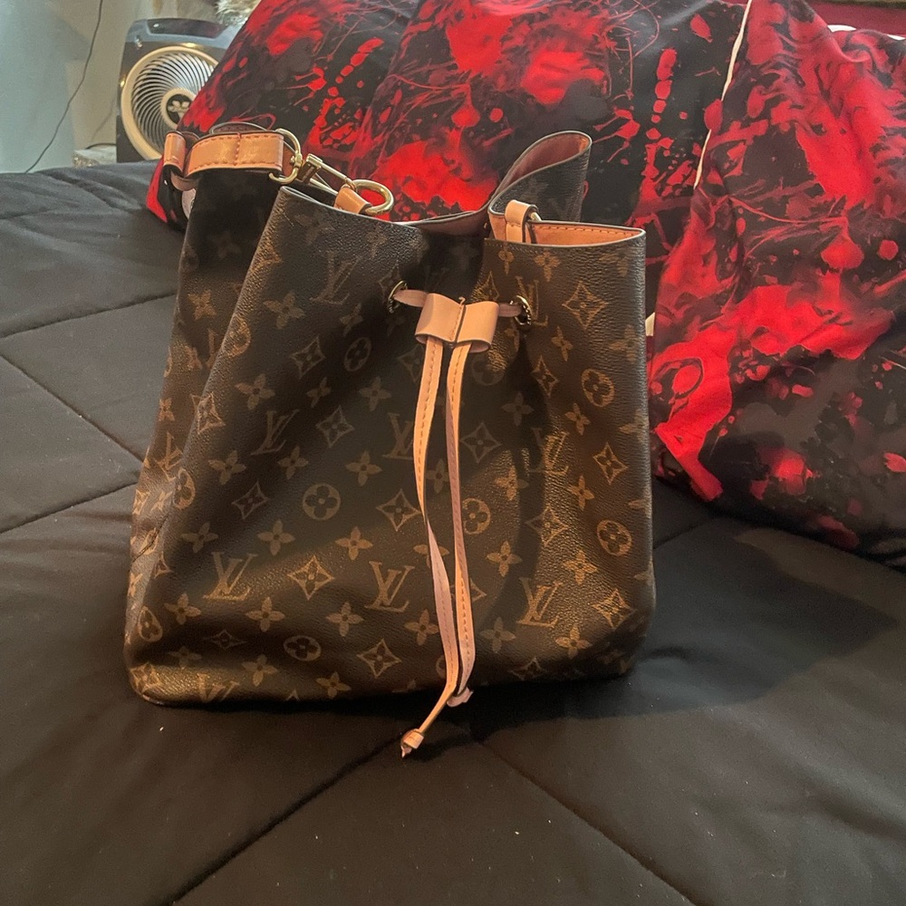 Louis Vuitton Dark Brown Monogram Shoulder Bag with Pink Accents ( look alike) - Picture 3 of 5